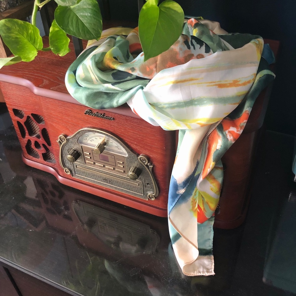 Pretty Persuasions Contemporary Scarf